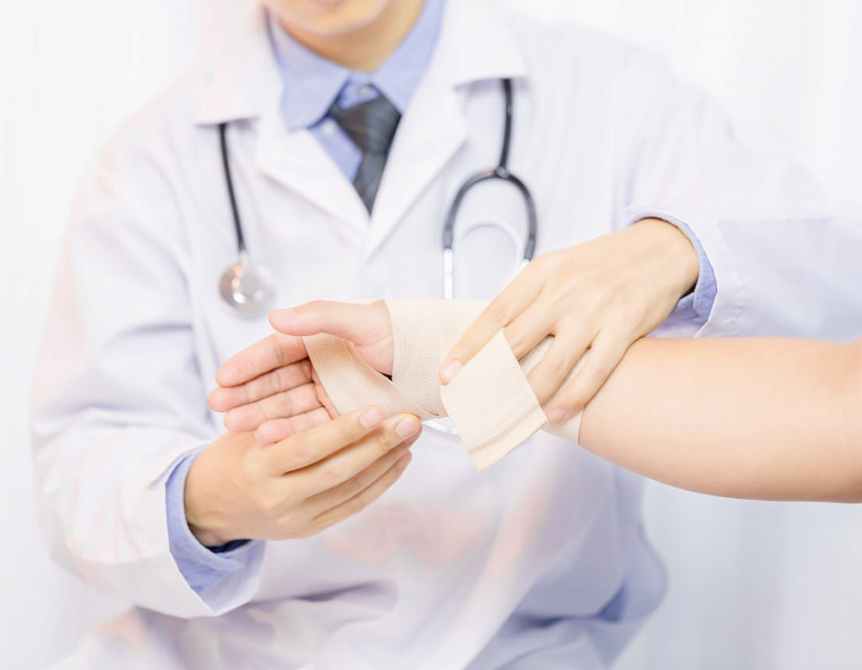 Issechenie-tyaja-ladonnogo aponevroza-v-klinike-eurodon-
